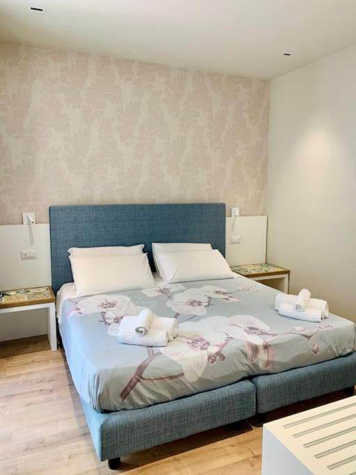 Alex Charme Central Apartments - Corso Umberto Таормина Экстерьер фото