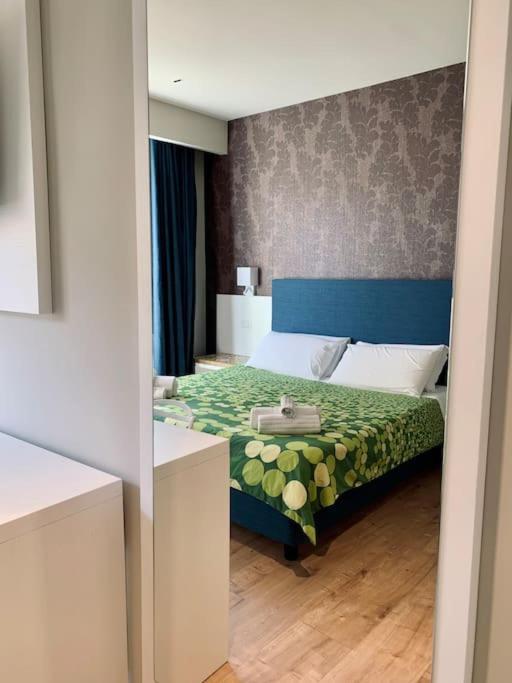 Alex Charme Central Apartments - Corso Umberto Таормина Экстерьер фото